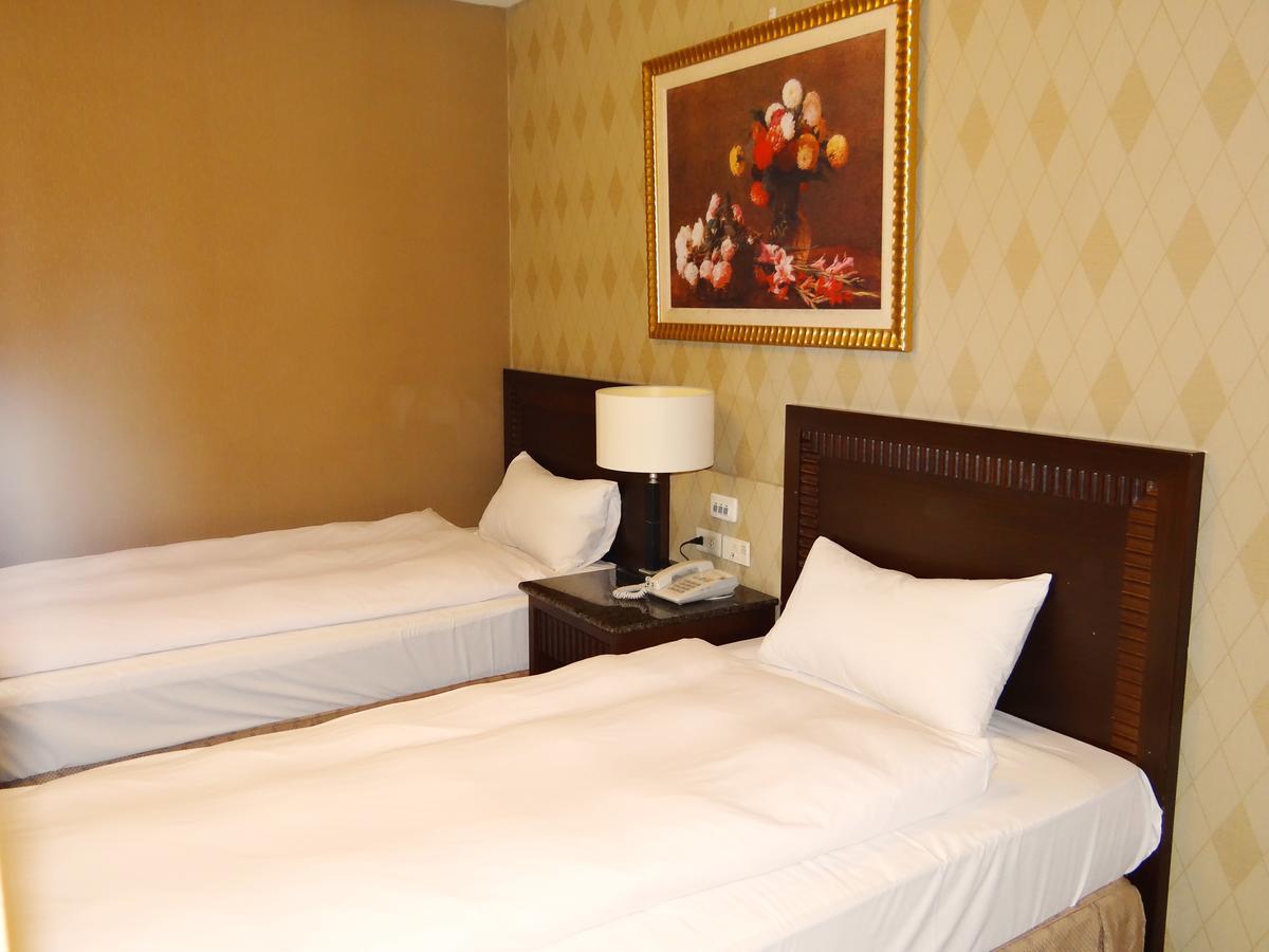Wuzhou Hotel Kota Hualien Bagian luar foto