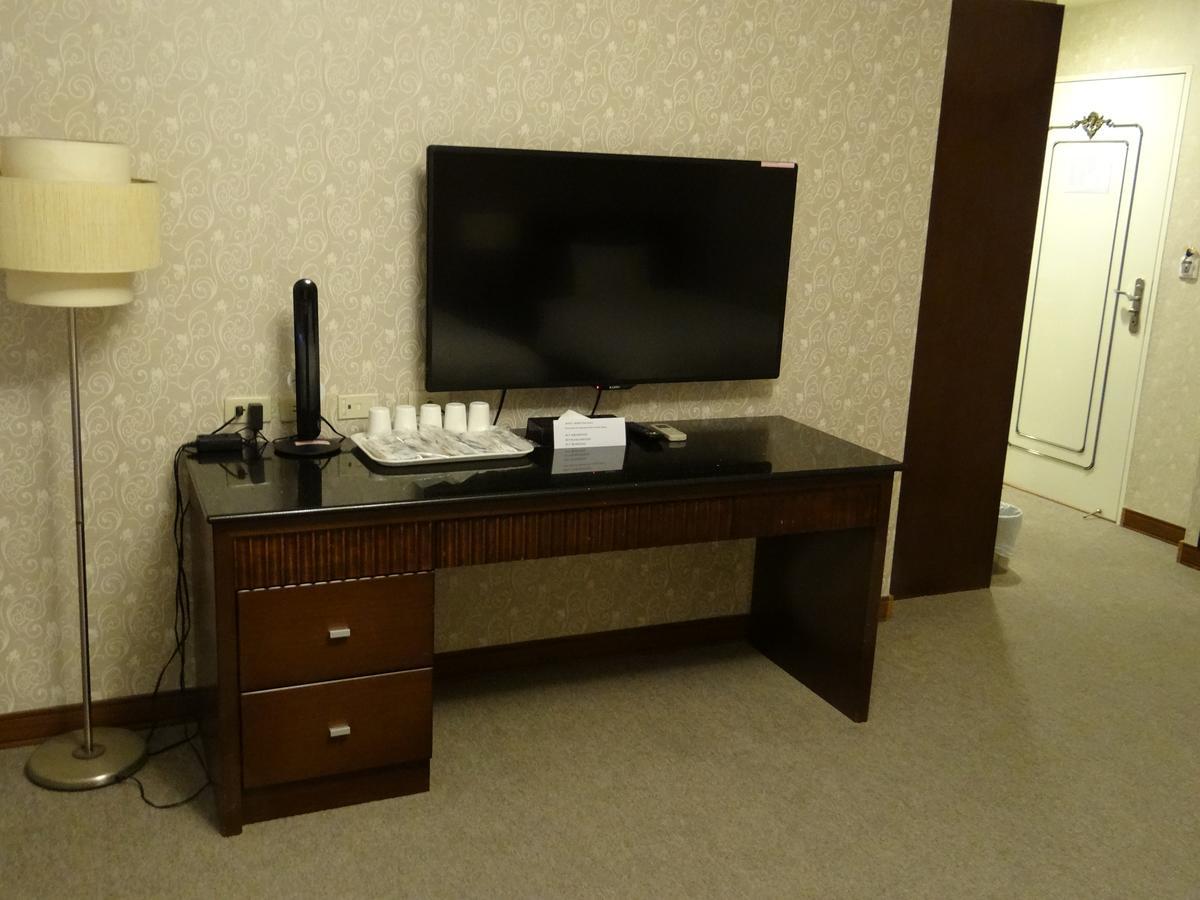 Wuzhou Hotel Kota Hualien Bagian luar foto