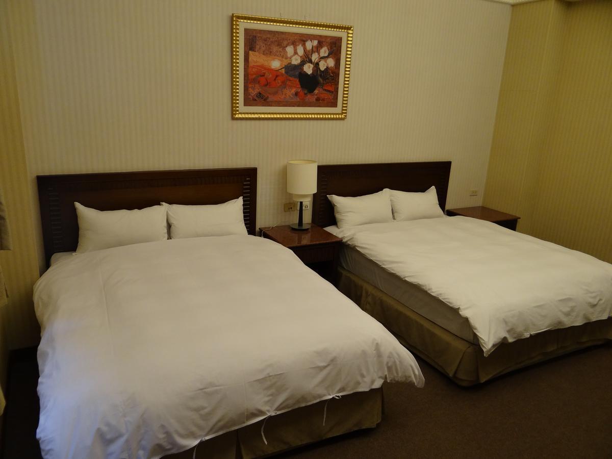 Wuzhou Hotel Kota Hualien Bagian luar foto