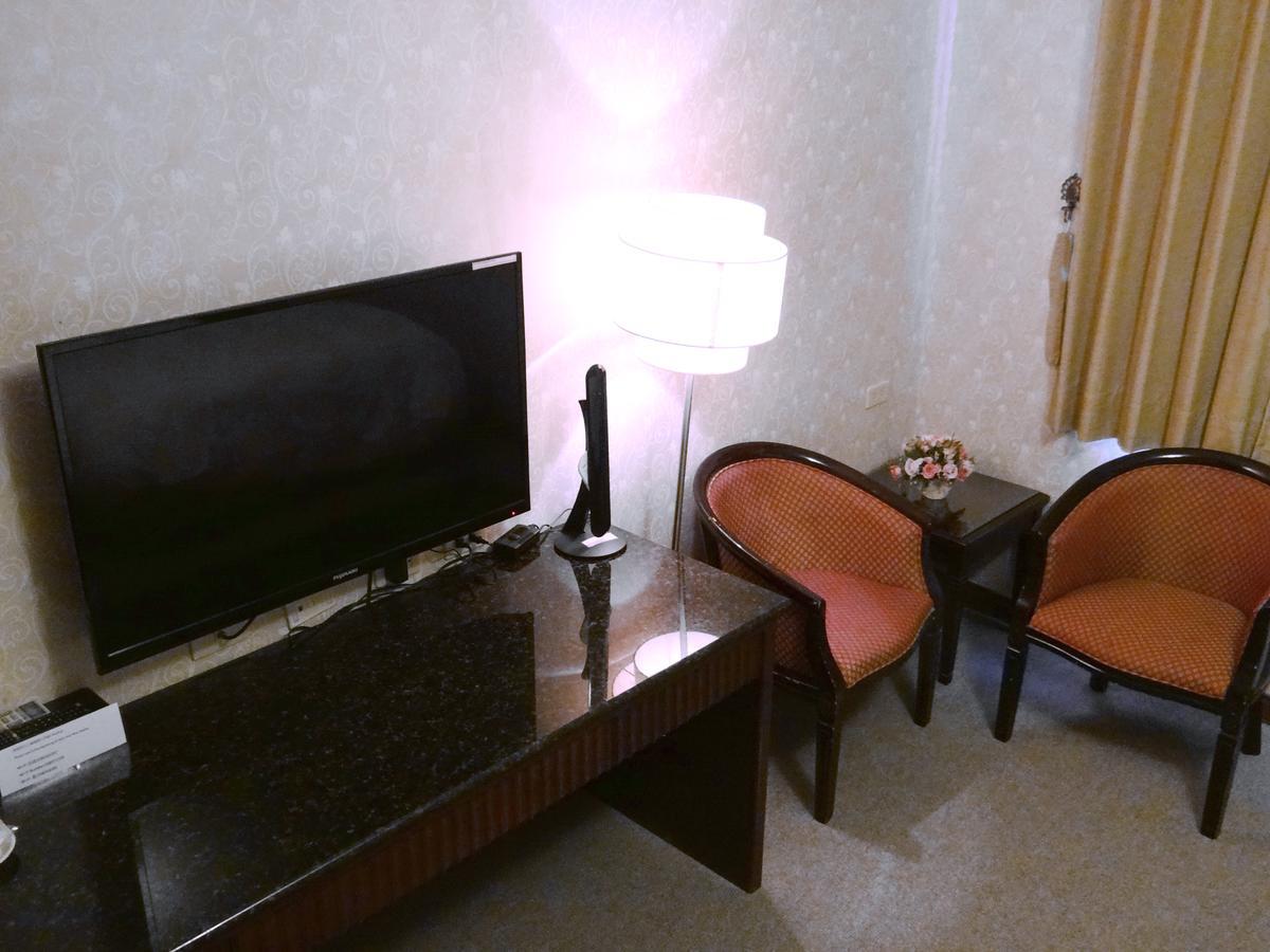 Wuzhou Hotel Kota Hualien Bagian luar foto