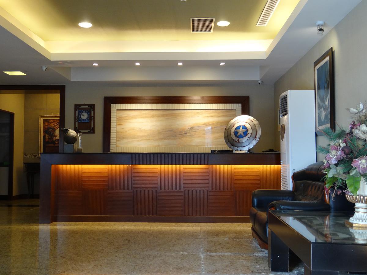 Wuzhou Hotel Kota Hualien Bagian luar foto