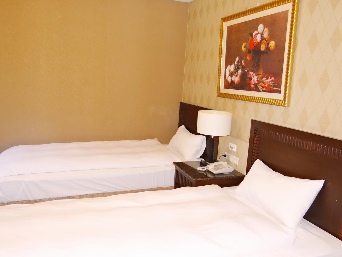 Wuzhou Hotel Kota Hualien Bagian luar foto
