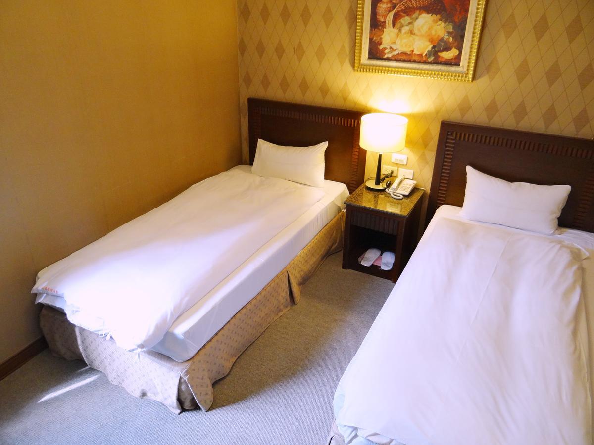 Wuzhou Hotel Kota Hualien Bagian luar foto