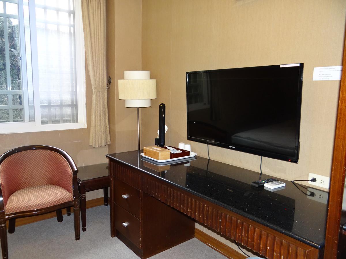 Wuzhou Hotel Kota Hualien Bagian luar foto