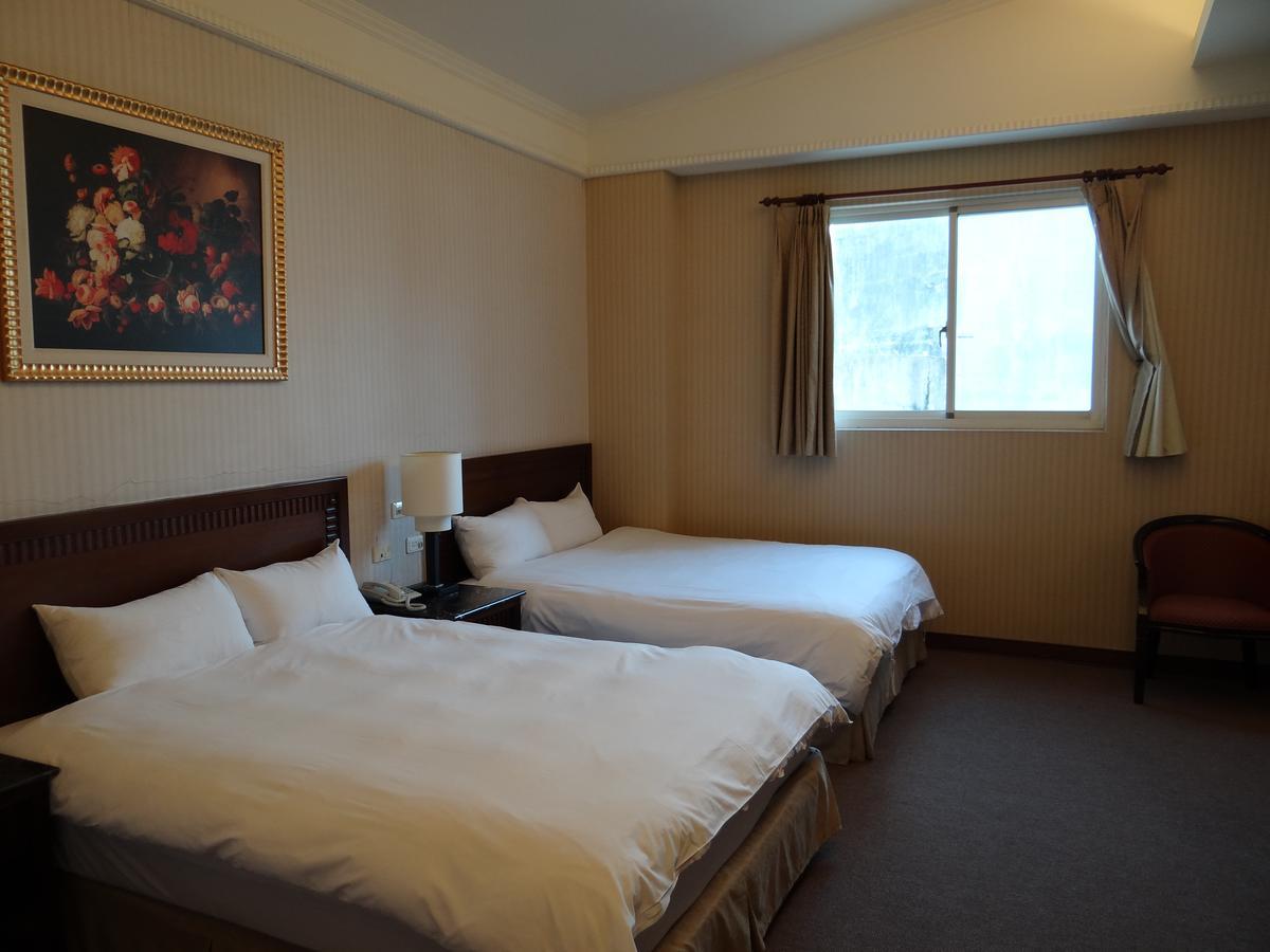 Wuzhou Hotel Kota Hualien Bagian luar foto