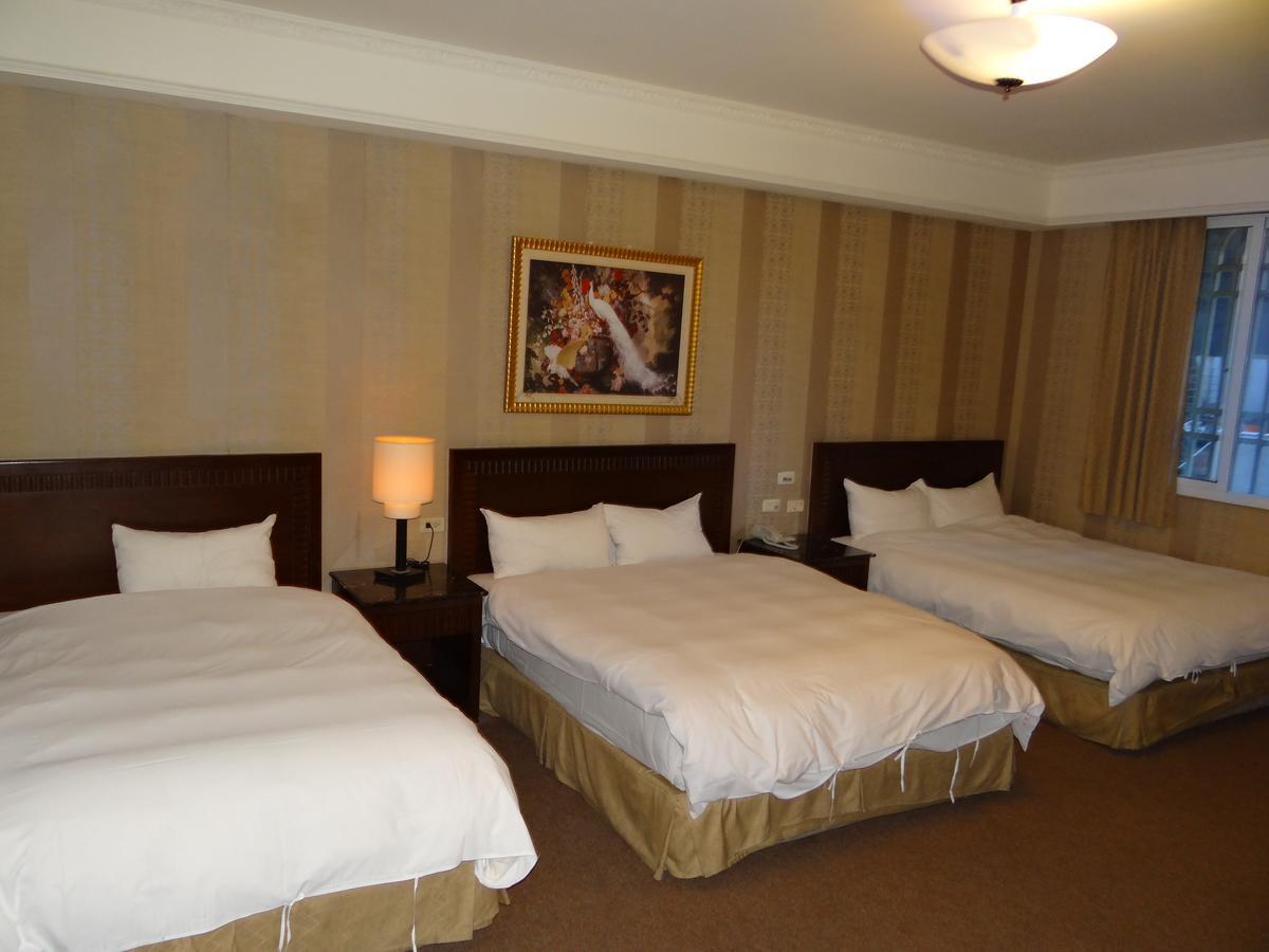 Wuzhou Hotel Kota Hualien Bagian luar foto