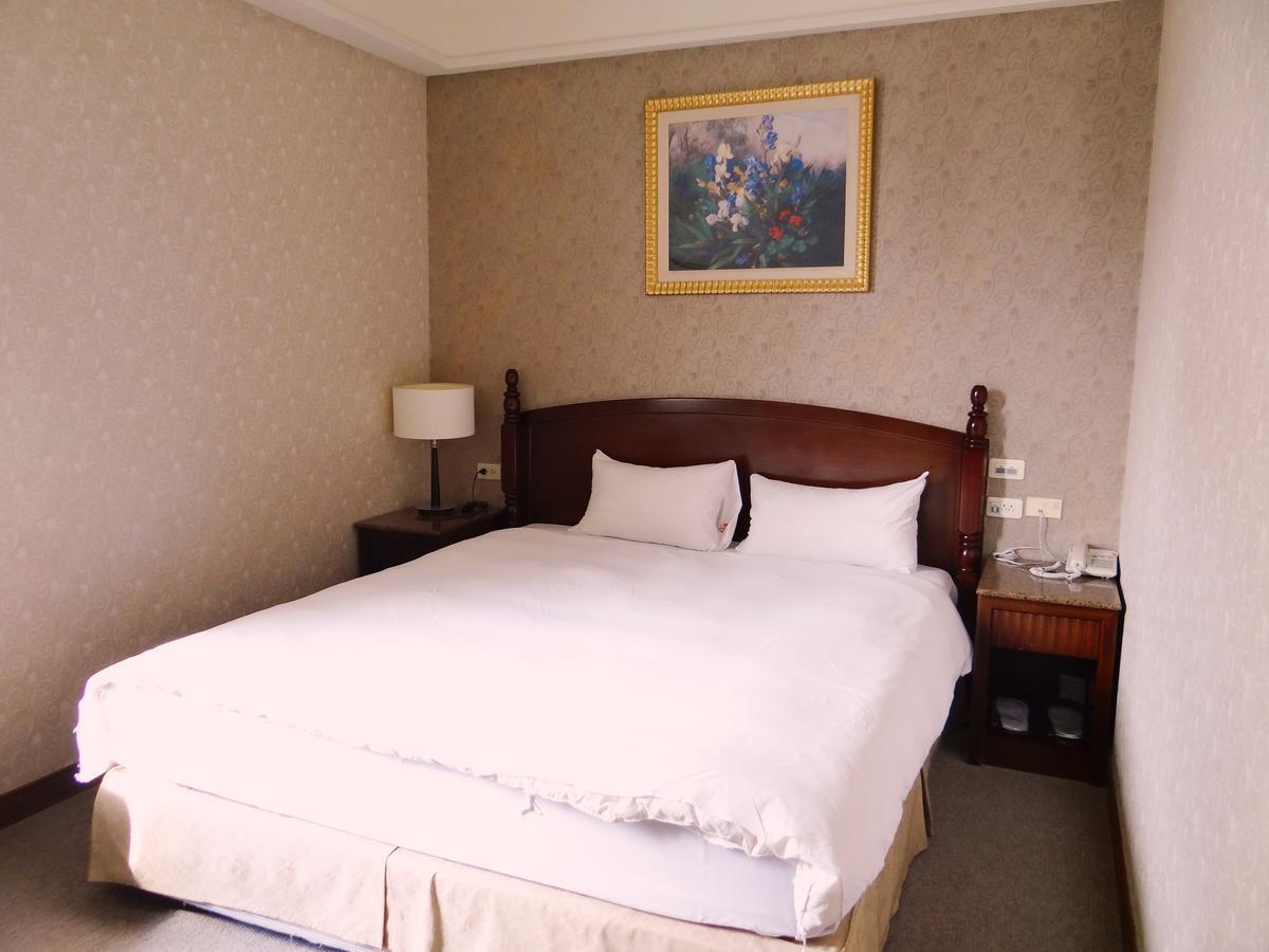Wuzhou Hotel Kota Hualien Bagian luar foto