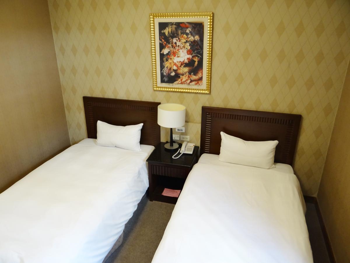 Wuzhou Hotel Kota Hualien Bagian luar foto