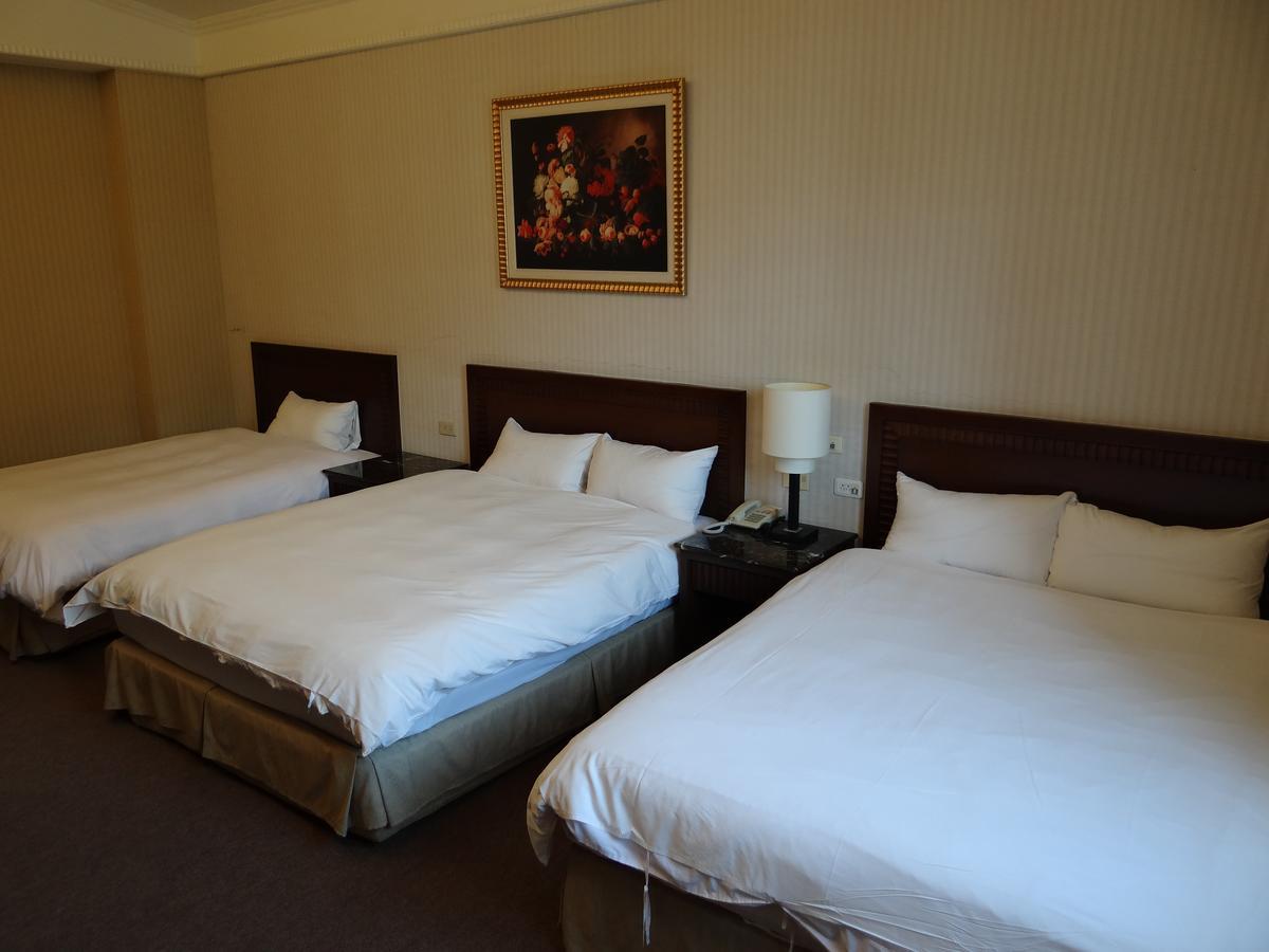 Wuzhou Hotel Kota Hualien Bagian luar foto