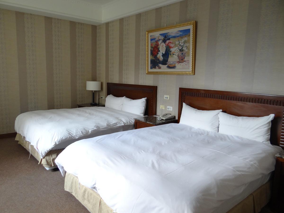 Wuzhou Hotel Kota Hualien Bagian luar foto